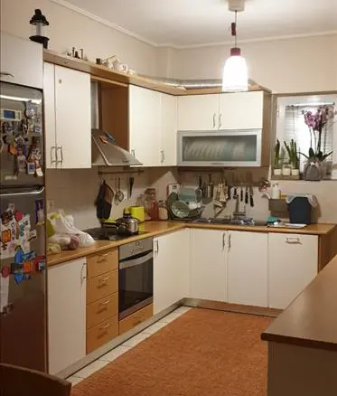 83 M² Apartment In Athens With Urban Accessibility