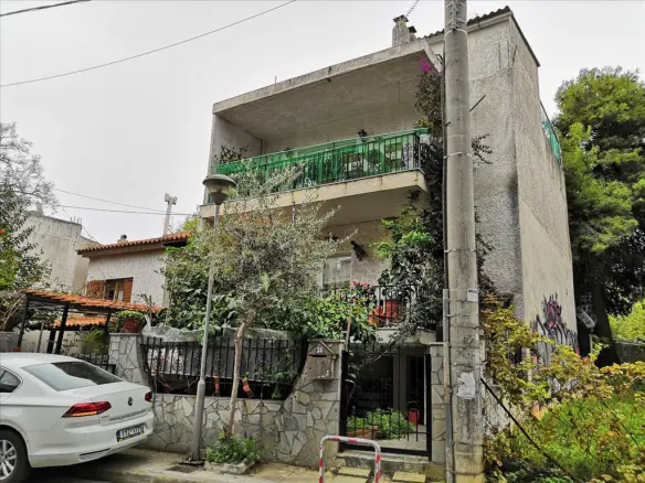 6-bedroom Detached House In Agia Paraskevi, Greece (176 M²)