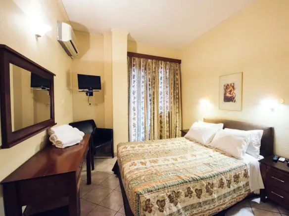 Hotel In Patra, Greece (800 M²)