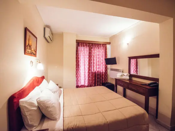 Hotel In Patra, Greece (800 M²)