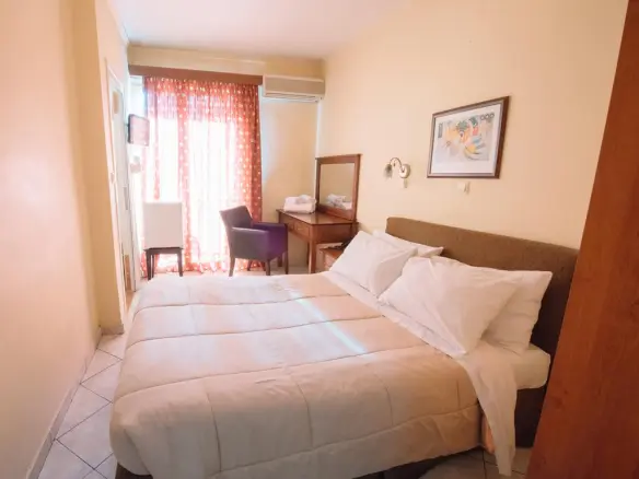 Hotel In Patra, Greece (800 M²)