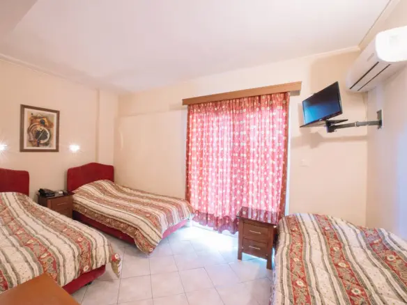 Hotel In Patra, Greece (800 M²)