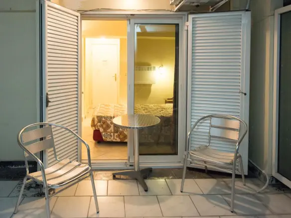 Hotel In Patra, Greece (800 M²)