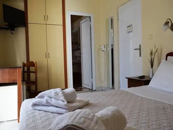 Hotel In Patra, Greece (800 M²)