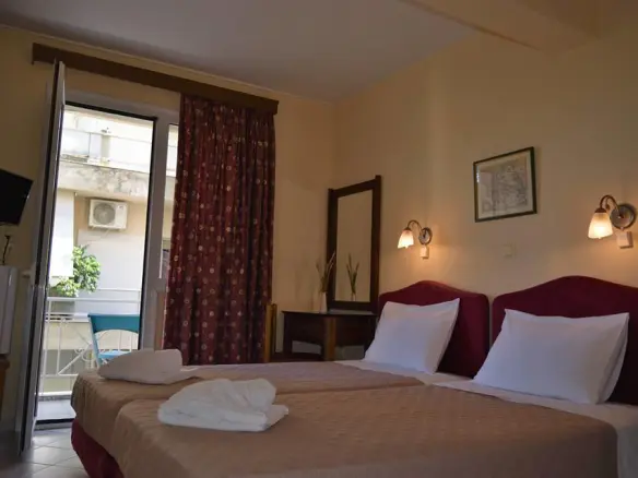 Hotel In Patra, Greece (800 M²)