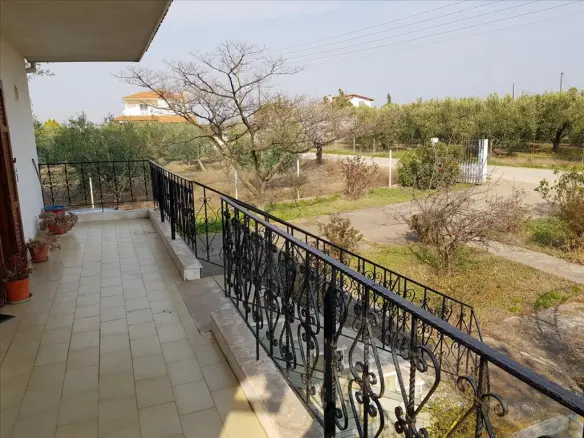2-bedroom Detached House In Poligiros, Greece (190 M²)
