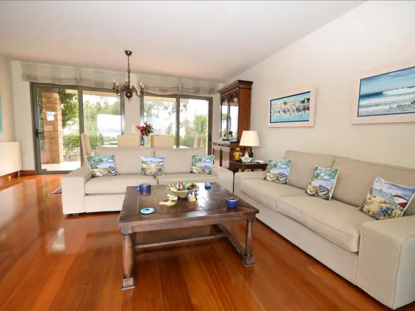 5-bedroom Villa In Aegina, Greece (270 M²)