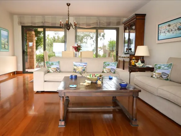 5-bedroom Villa In Aegina, Greece (270 M²)