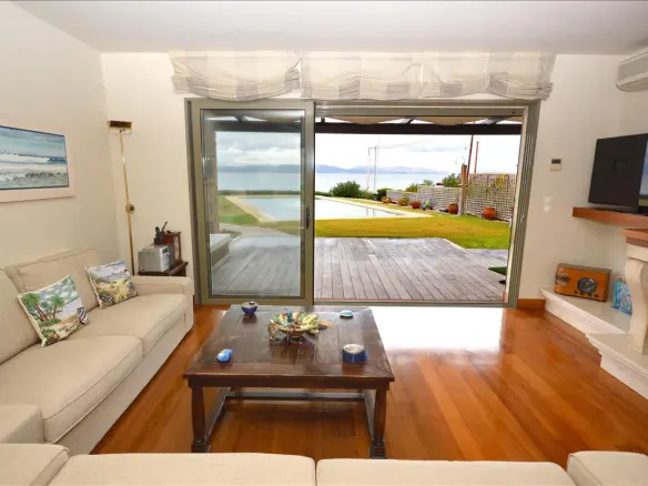 5-bedroom Villa In Aegina, Greece (270 M²)