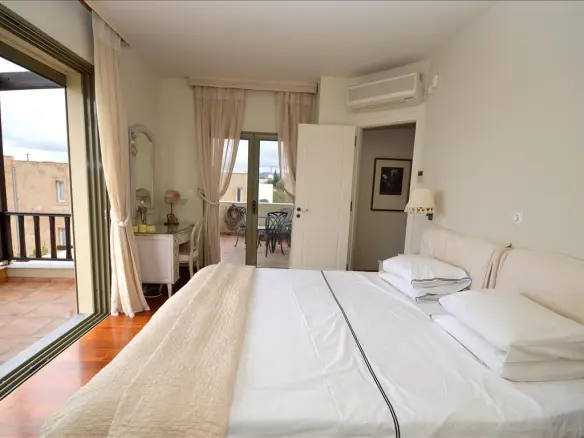 5-bedroom Villa In Aegina, Greece (270 M²)