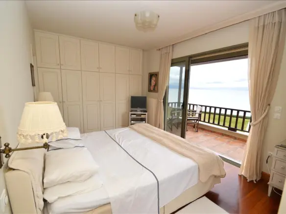 5-bedroom Villa In Aegina, Greece (270 M²)