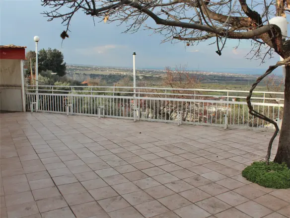 Business In Easts Olimpos, Greece (65 M²)