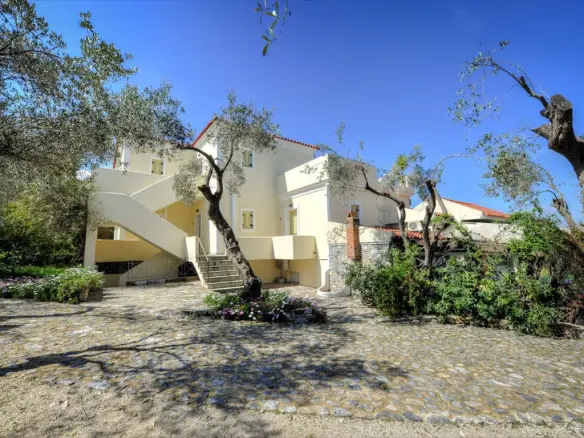 Business In Lesvos – Geras, Greece (1.170 M²)