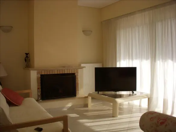 4-bedroom Maisonette In Kalivia Thorikou, Greece (240 M²)