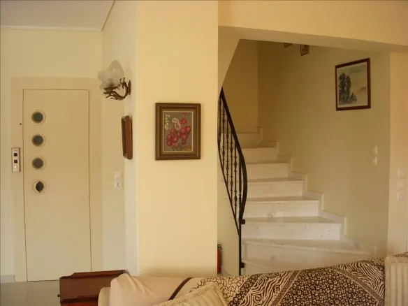 4-bedroom Maisonette In Kalivia Thorikou, Greece (240 M²)