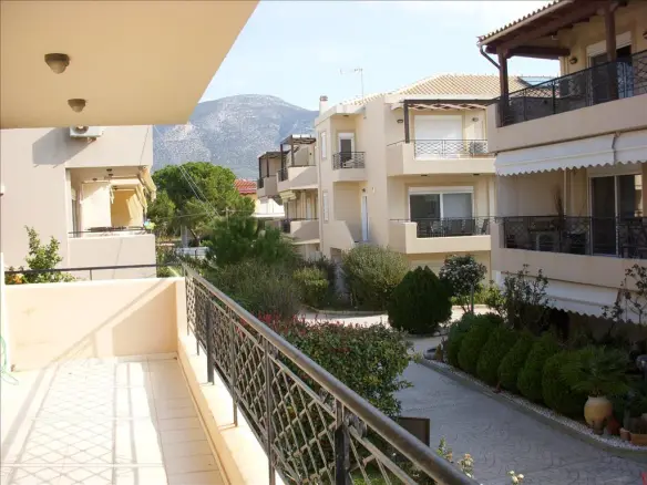 4-bedroom Maisonette In Kalivia Thorikou, Greece (240 M²)