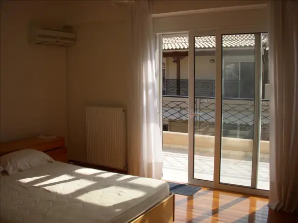 4-bedroom Maisonette In Kalivia Thorikou, Greece (240 M²)