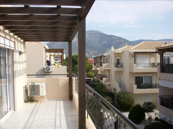 4-bedroom Maisonette In Kalivia Thorikou, Greece (240 M²)