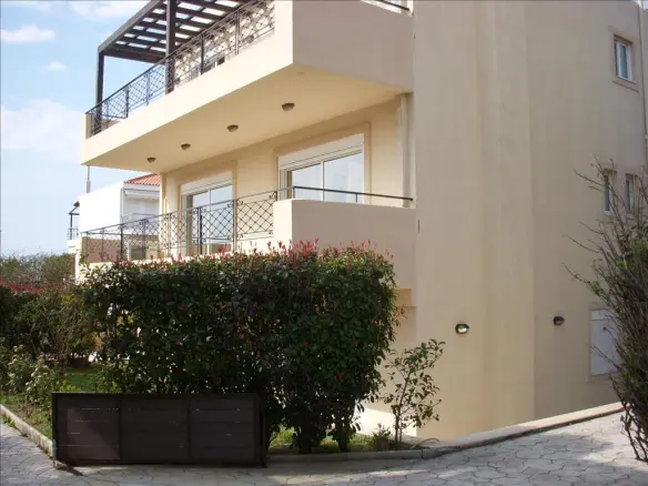 4-bedroom Maisonette In Kalivia Thorikou, Greece (240 M²)