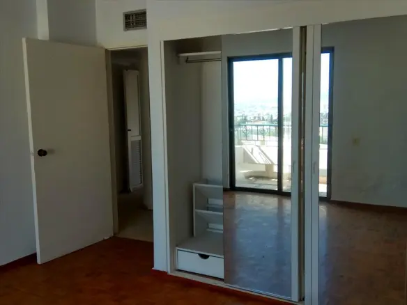 Building In Neo Psychiko, Greece (250 M²)