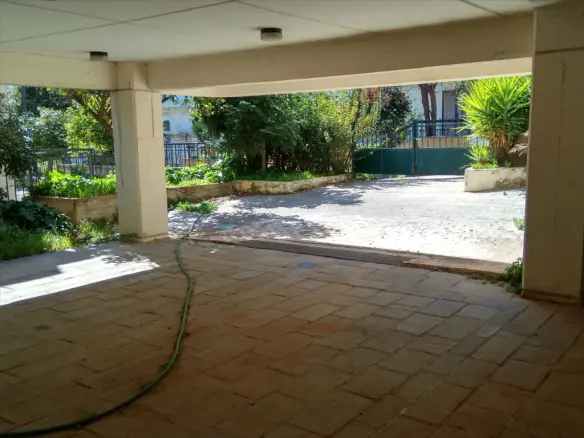 Building In Neo Psychiko, Greece (250 M²)