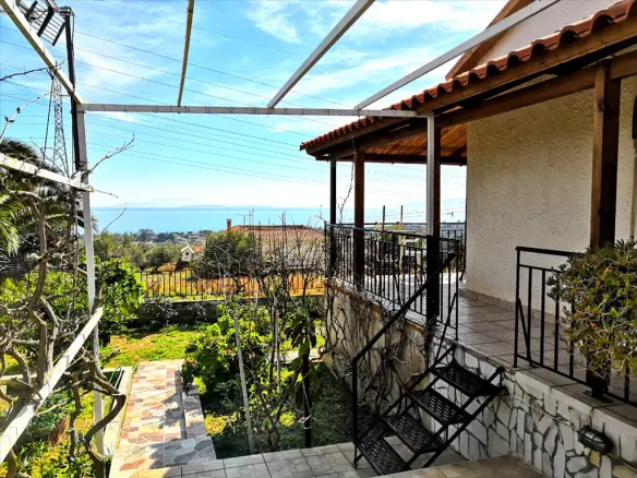3-bedroom Detached House In Megara, Greece (80 M²)