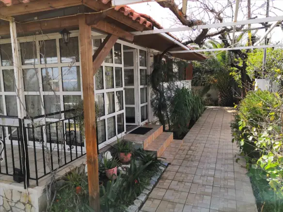 3-bedroom Detached House In Megara, Greece (80 M²)