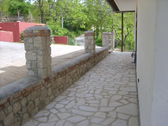 Business In Greece (240 M²)