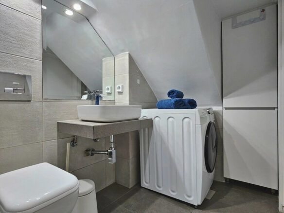 2-bedroom Detached House In Nikaia, Greece (91 M²)