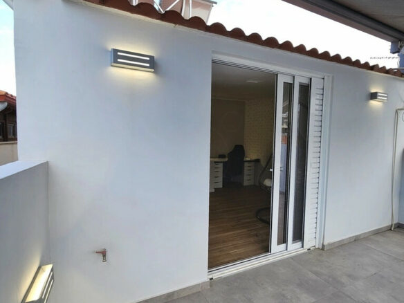 2-bedroom Detached House In Nikaia, Greece (91 M²)