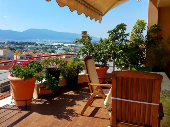 Business In Iraklio, Greece (305 M²)