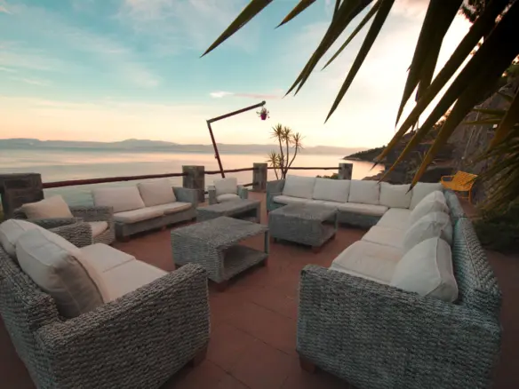 Complex In Aidipsos, Greece (460 M²)