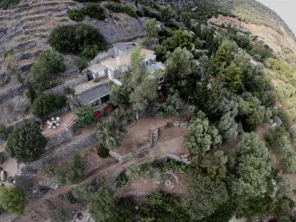 Complex In Aidipsos, Greece (460 M²)