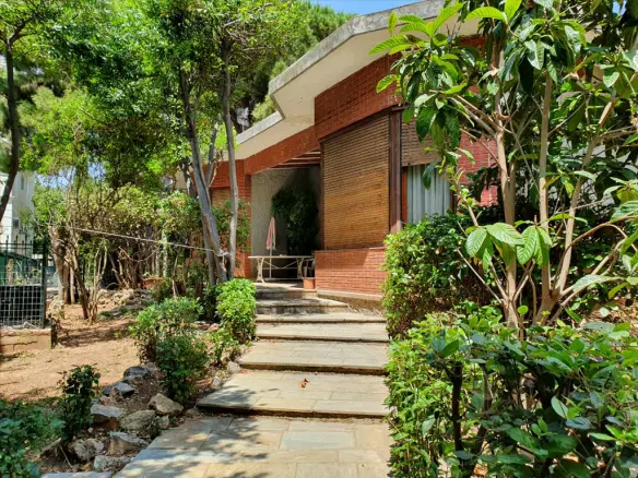 3-bedroom Detached House In Kifissia, Greece (170 M²)