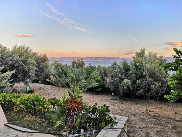 3-bedroom Villa In Loutraki-perachora, Greece (500 M²)