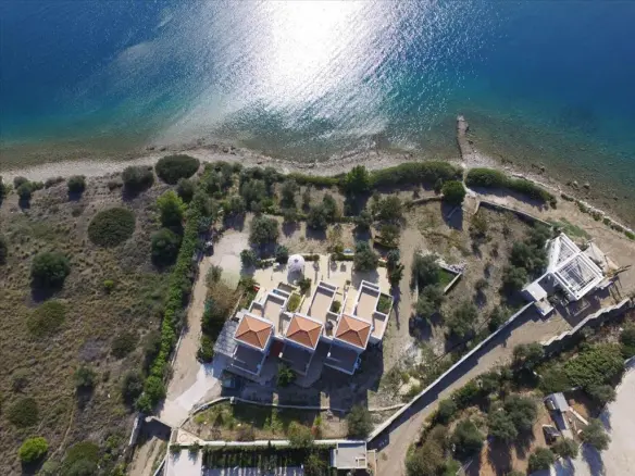 3-bedroom Villa In Loutraki-perachora, Greece (500 M²)