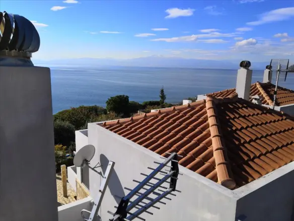 3-bedroom Villa In Loutraki-perachora, Greece (500 M²)