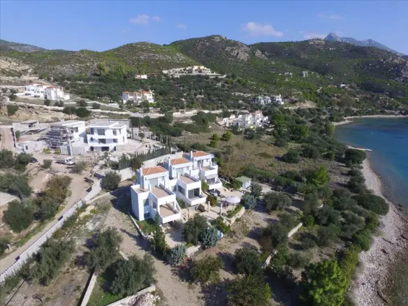 3-bedroom Villa In Loutraki-perachora, Greece (500 M²)