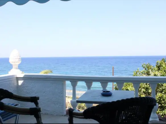 Hotel In Samos, Greece (480 M²)