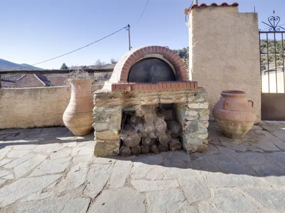 Commercial Property In Vasilika, Greece (160 M²)