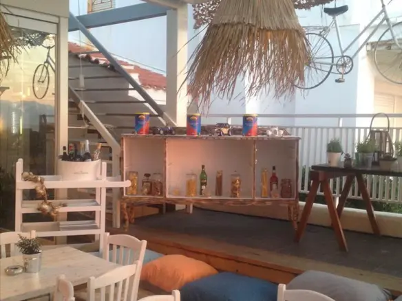 Business In Loutraki-perachora, Greece (340 M²)