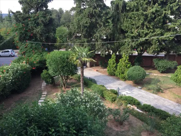 3-bedroom Flat In Panorama, Greece (650 M²)