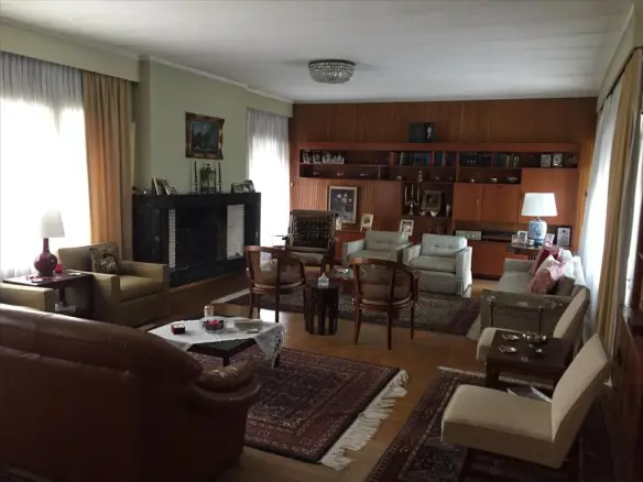 3-bedroom Flat In Panorama, Greece (650 M²)