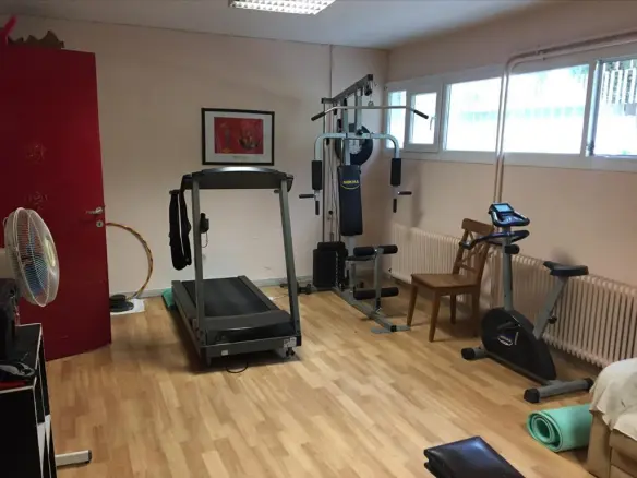 3-bedroom Flat In Panorama, Greece (650 M²)