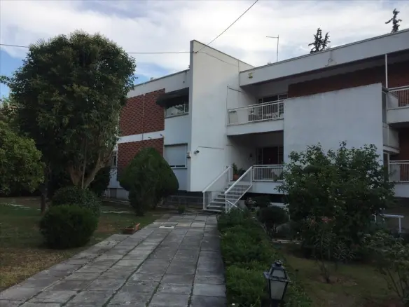 3-bedroom Flat In Panorama, Greece (650 M²)