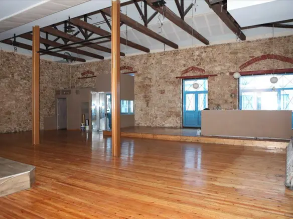 Commercial Property In Center – Port, Greece (374 M²)
