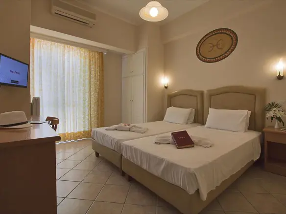 Hotel In Asini, Greece (1.450 M²)