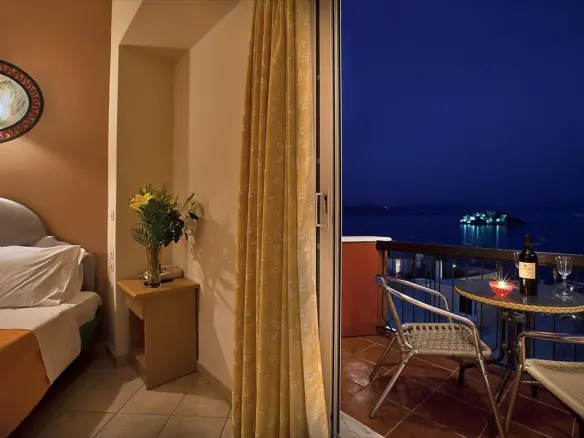 Hotel In Asini, Greece (1.450 M²)
