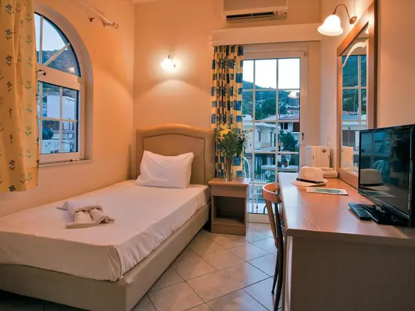 Hotel In Asini, Greece (1.450 M²)