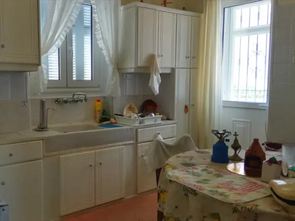 5-bedroom Building In Chalandri, Greece (245 M²)